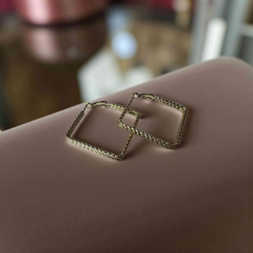 ΓΥΝΑΙΚΕΙΑ ΑΤΣΑΛΙΝΑ ΣΚΟΥΛΑΡΙΚΙΑ (QB01050)