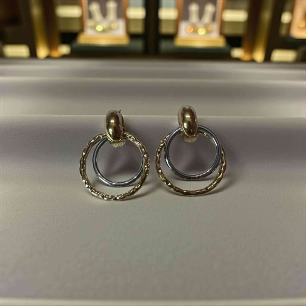 Σκουλαρίκια ατσάλινα