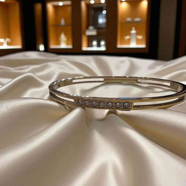 Γυναικείες χειροπέδες από ατσάλι